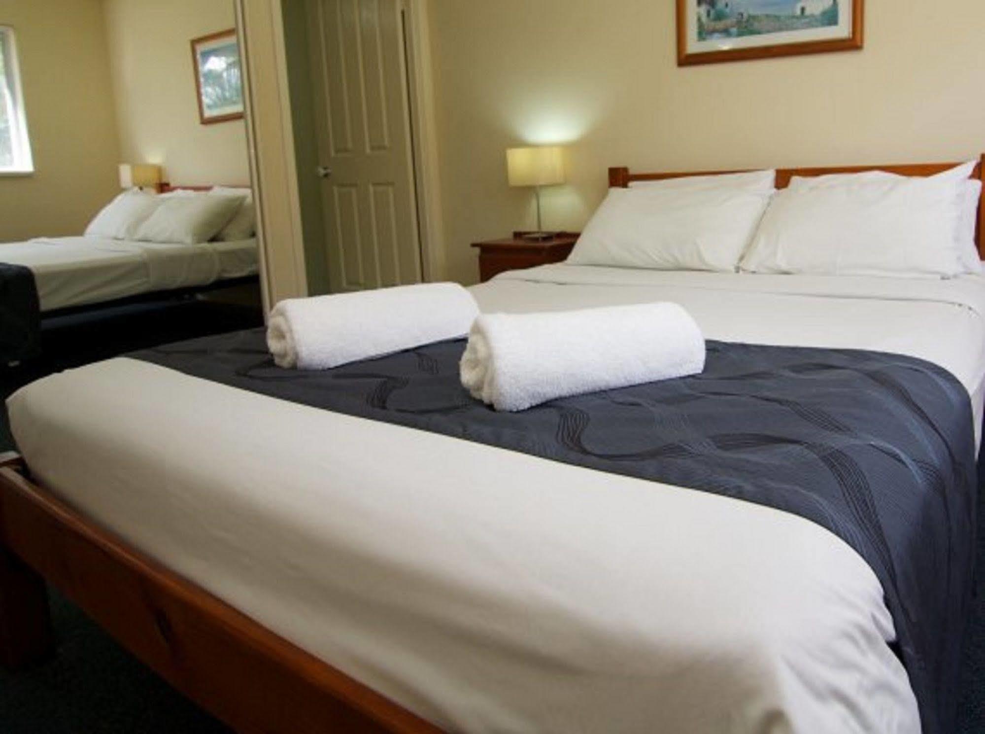 Blue Water Bay Villas Gold Coast Kültér fotó