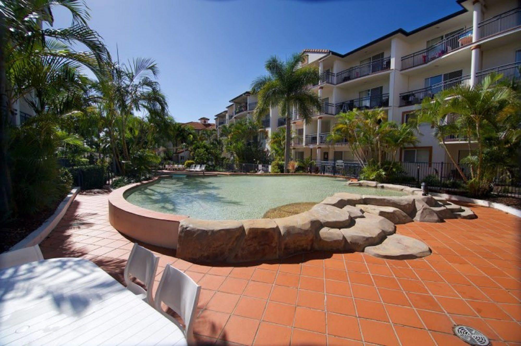 Blue Water Bay Villas Gold Coast Kültér fotó