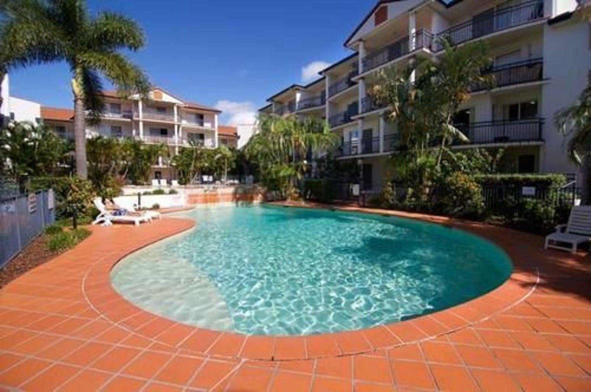 Blue Water Bay Villas Gold Coast Kültér fotó